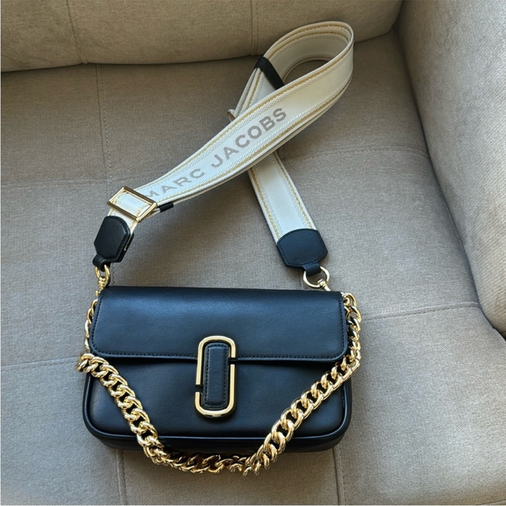The J Marc Shoulder bag